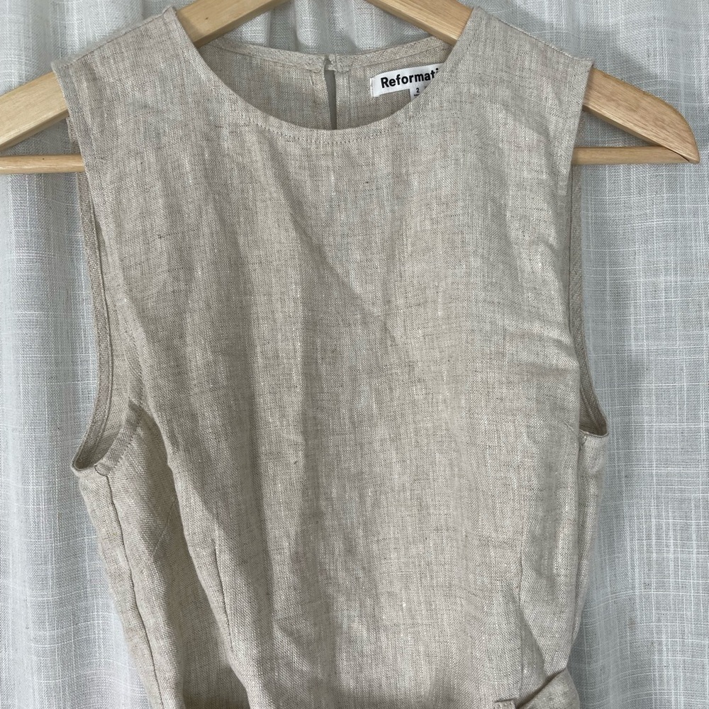 Reformation 100% linen Naomi jumpsuit in natural size 2 - Picture 3 of 10